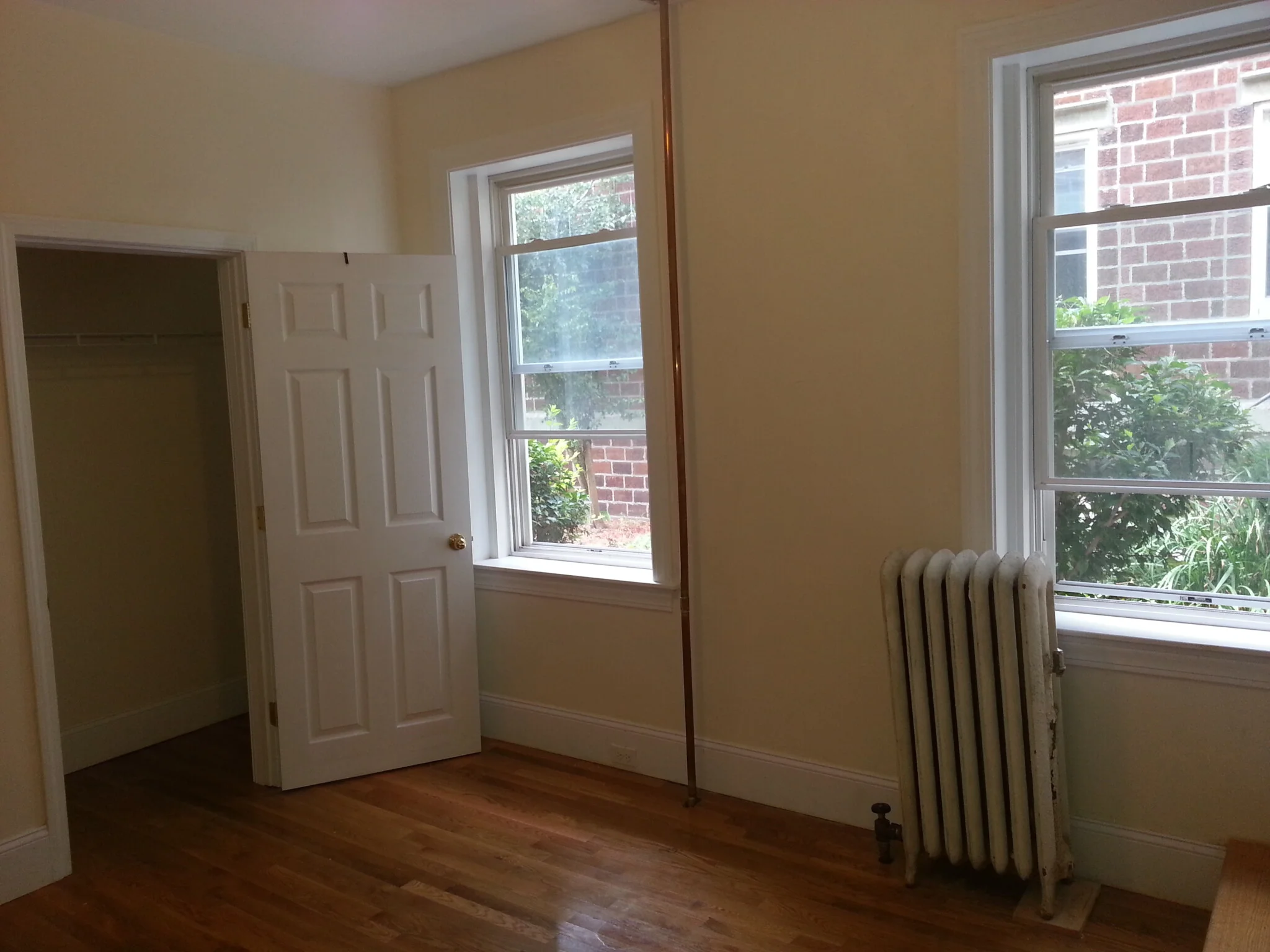 3 bed, 1 bath apartment for rent at 66 Egmont St Unit 2, Coolidge Corner — photo 6 of 9