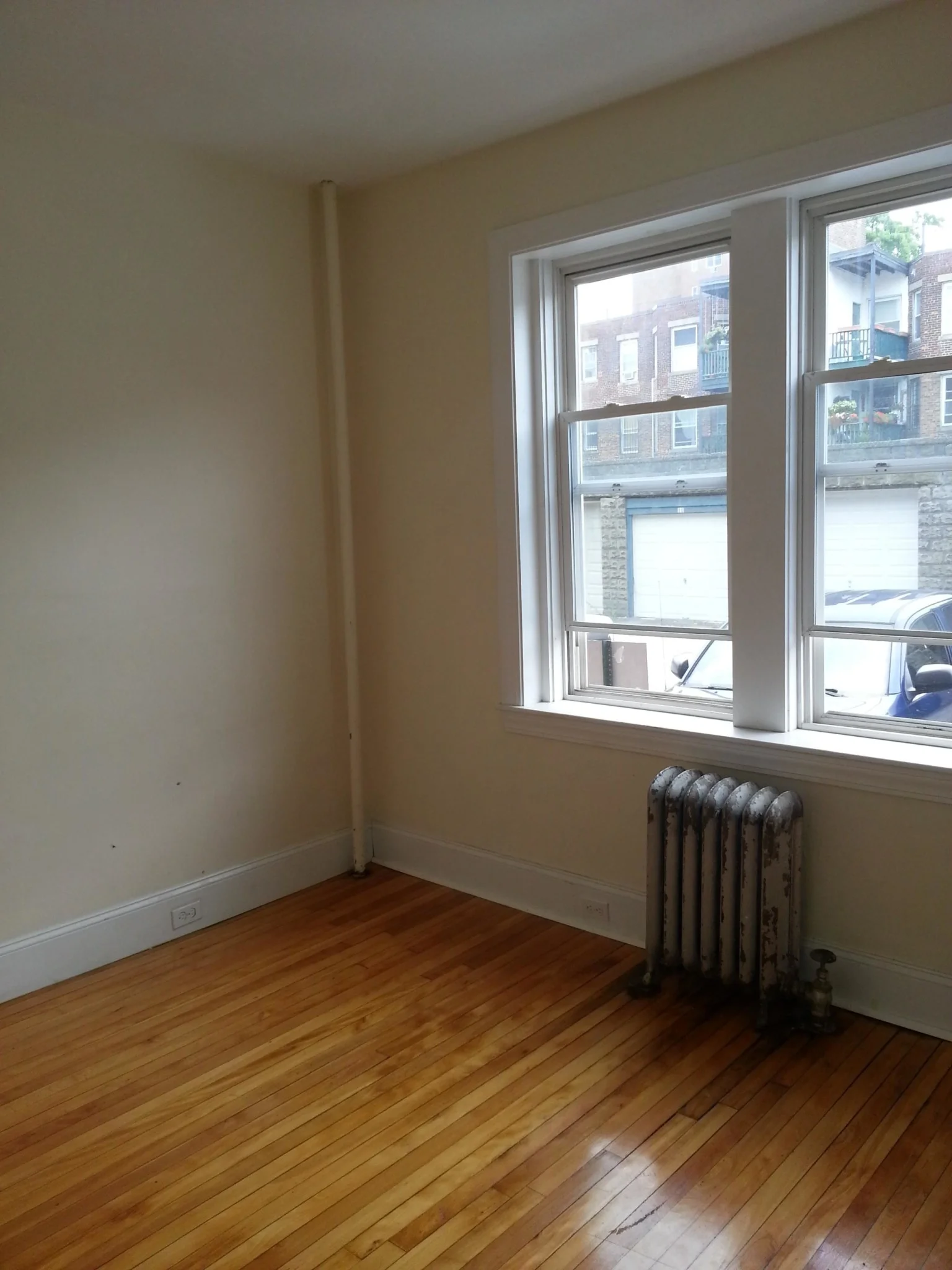 3 bed, 1 bath apartment for rent at 66 Egmont St Unit 2, Coolidge Corner — photo 3 of 9