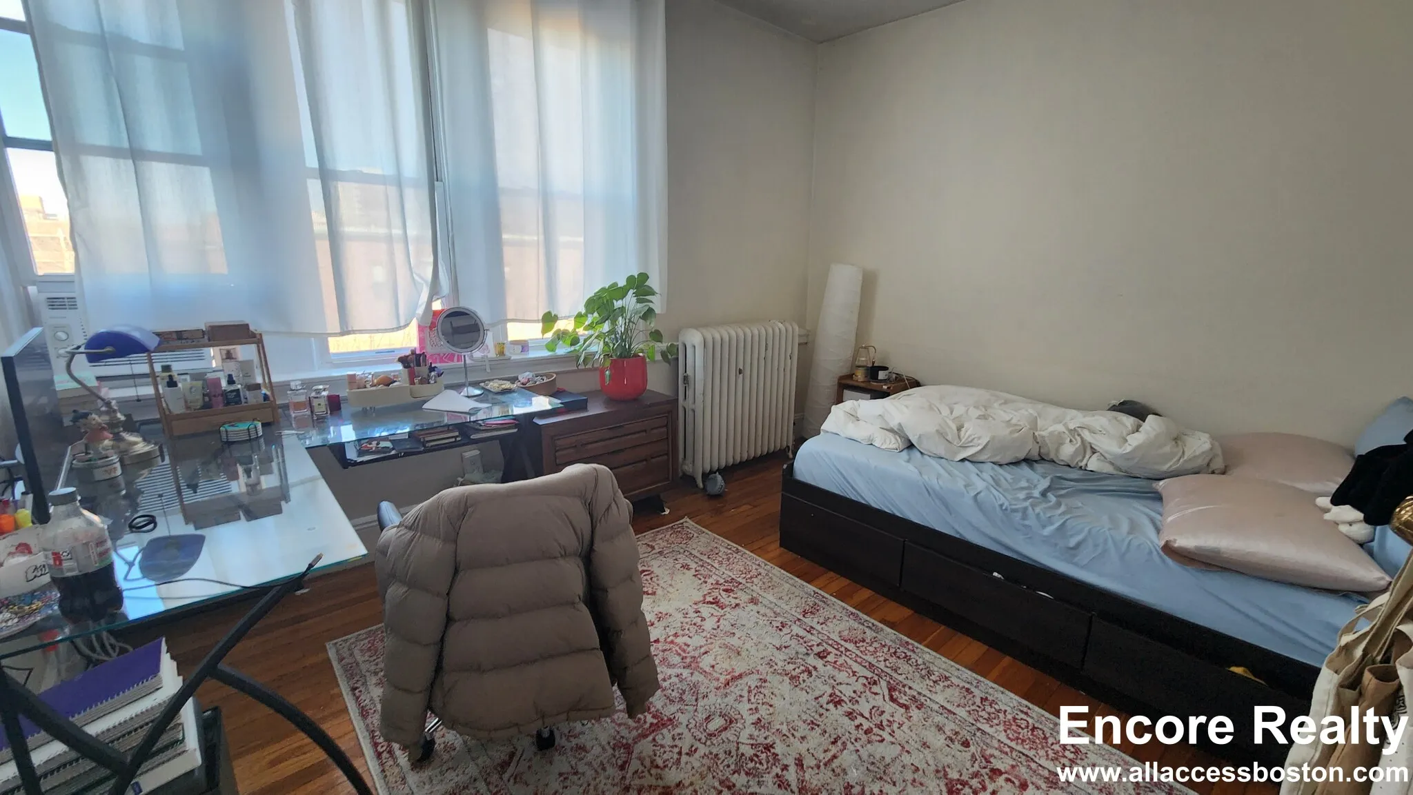 4 bed, 1 bath apartment for rent at 66 Egmont St Unit 66-5, North Brookline — photo 6 of 21