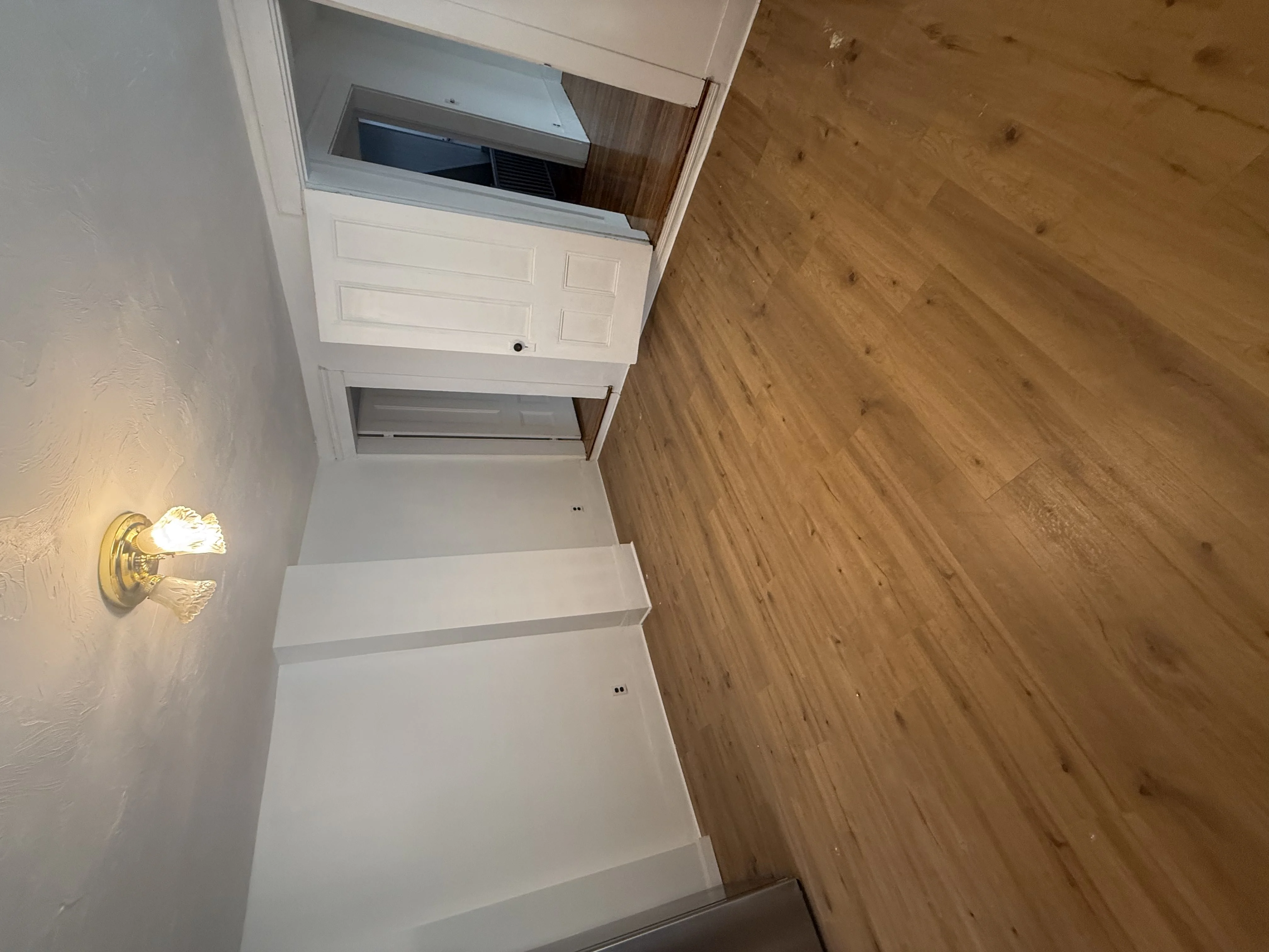 3.5 bed, 1 bath apartment for rent at 66 Elm St Unit 2, The Port — photo 1 of 23
