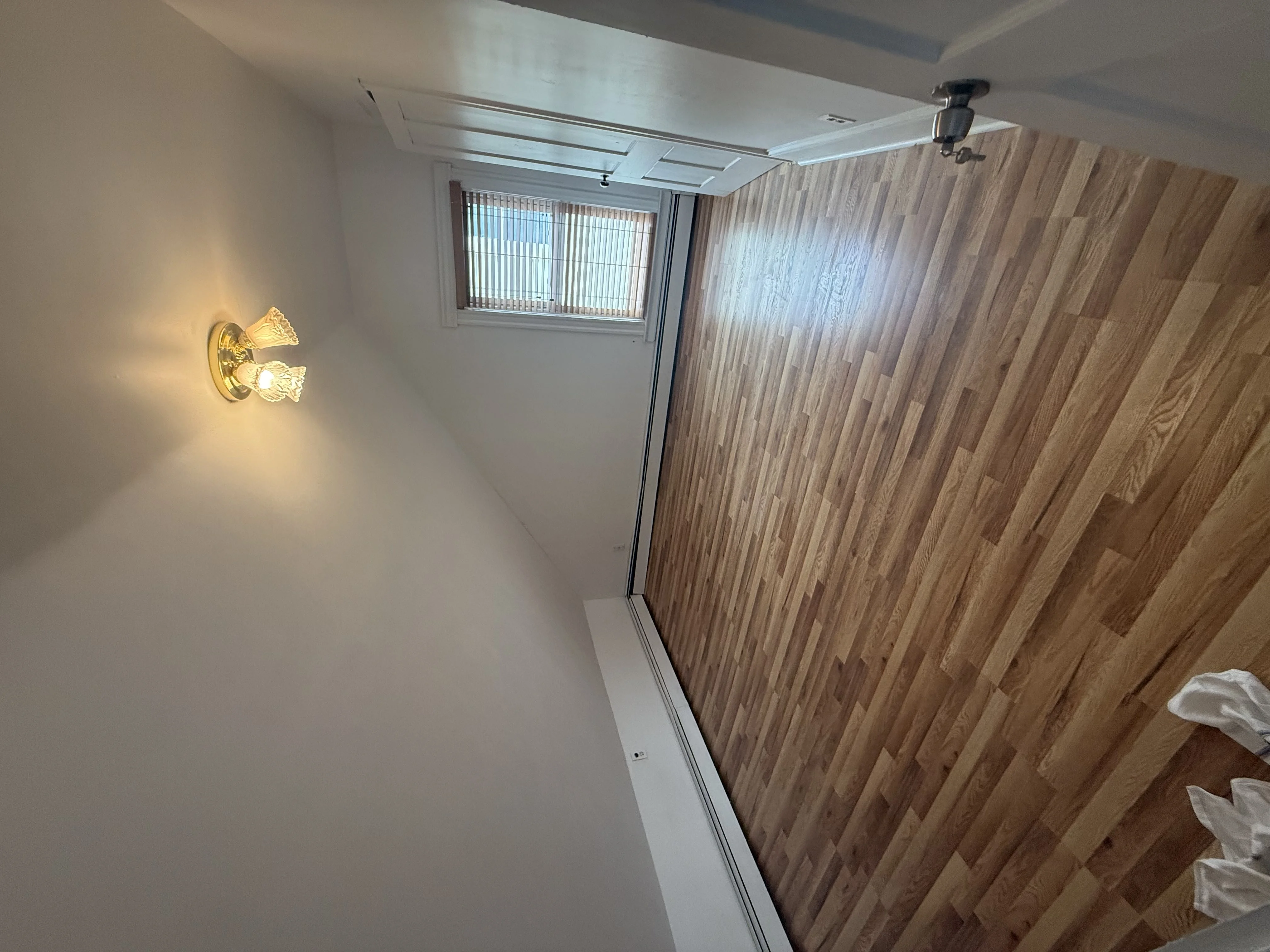 3.5 bed, 1 bath apartment for rent at 66 Elm St Unit 2, The Port — photo 15 of 23