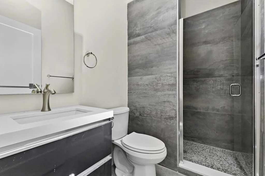 Studio bed, 1 bath apartment for rent at 66 Emerson St Unit 107, Haverhill — photo 3 of 6