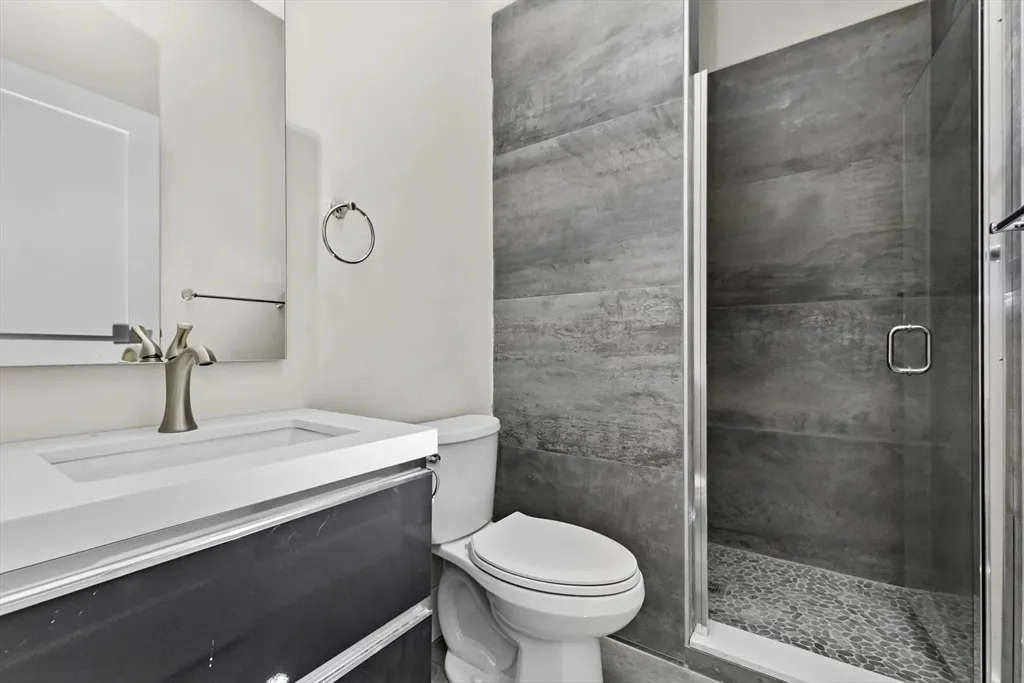 3 bed, 1 bath apartment for rent at 66 Emerson St Unit 306, Haverhill — photo 9 of 12