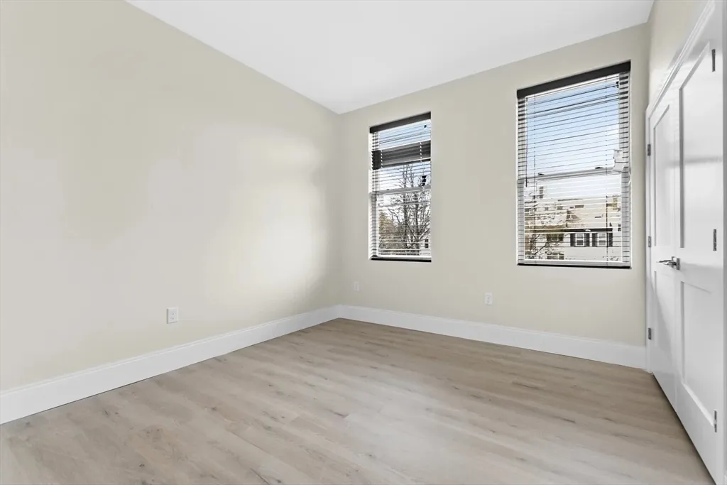3 bed, 1 bath apartment for rent at 66 Emerson St Unit 306, Haverhill — photo 5 of 12