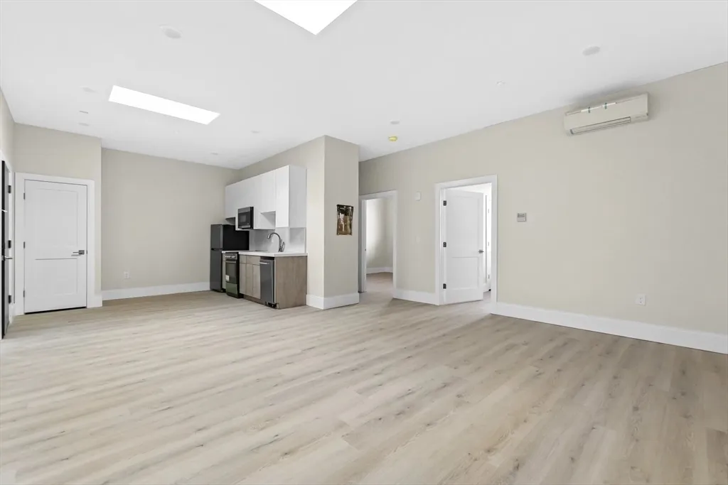 3 bed, 1 bath apartment for rent at 66 Emerson St Unit 306, Haverhill — photo 3 of 12
