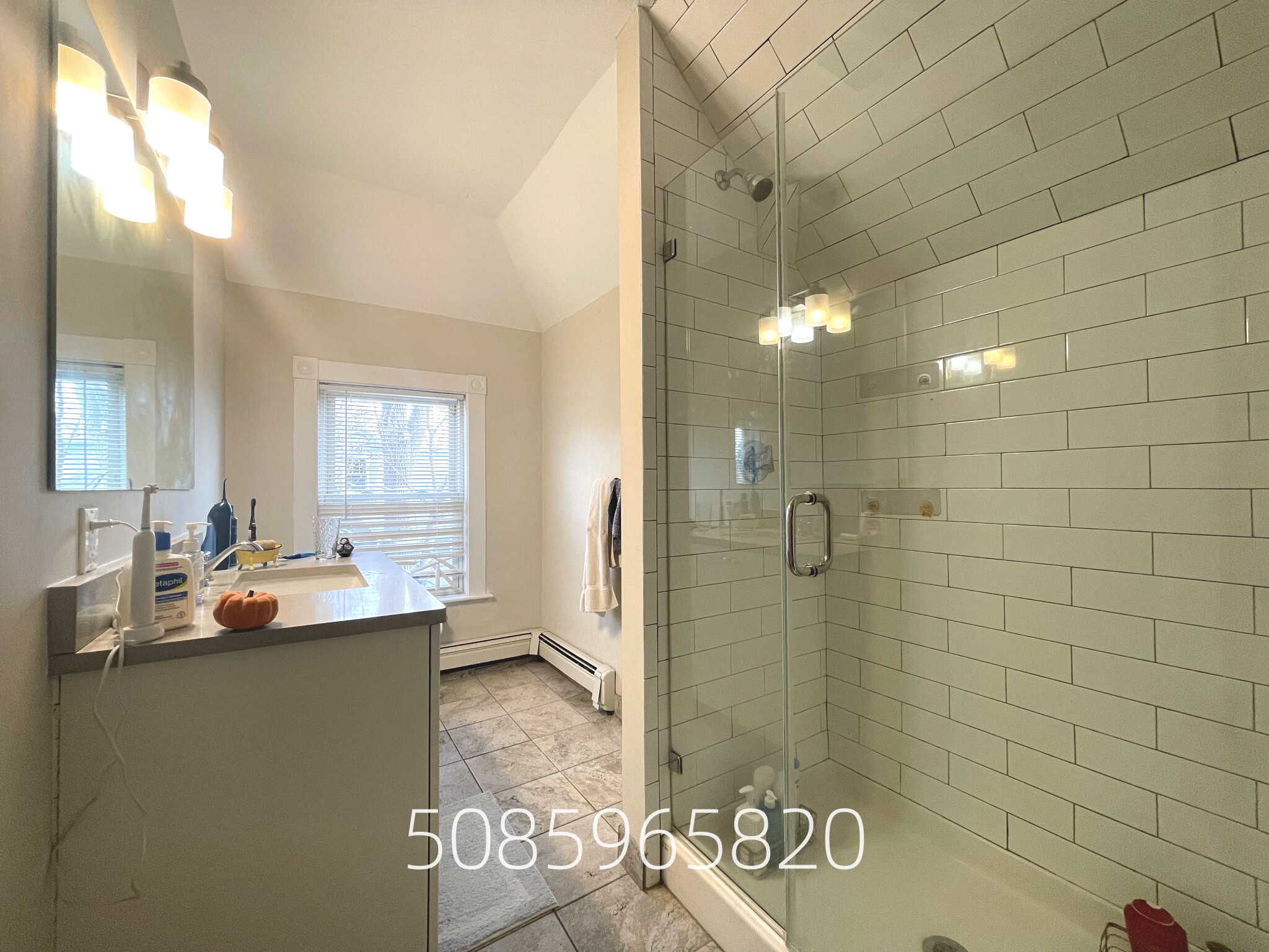 5 bed, 3 bath apartment for rent at 66 Englewood Ave Unit 2, Brighton — photo 3 of 7