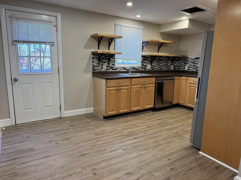 2 bed, 1 bath apartment for rent at 66 Gardner St Unit A, Rockland — photo 2 of 10