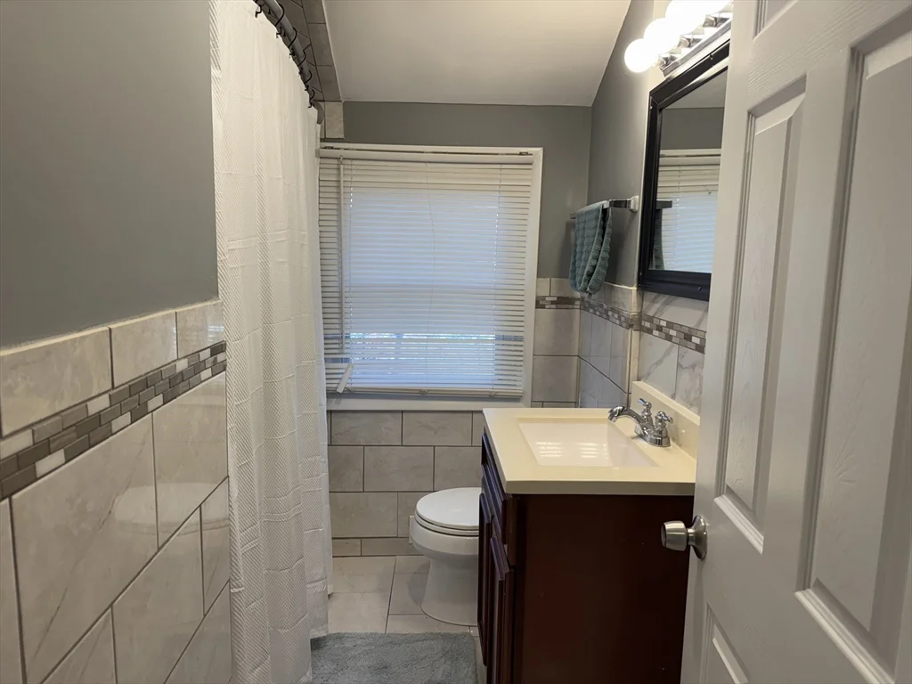 2 bed, 1 bath apartment for rent at 66 Gardner St Unit A, Rockland — photo 5 of 10
