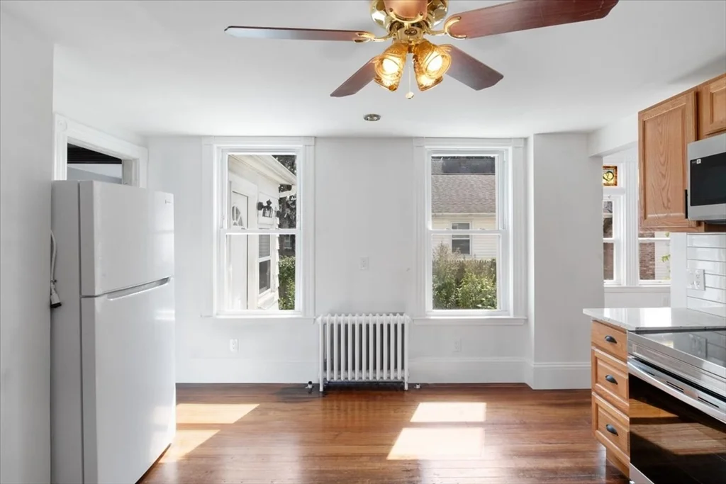 3 bed, 1 bath apartment for rent at 66 Garfield Ave Unit 1, Hyde Park — photo 7 of 32