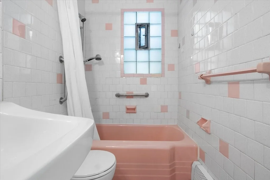 3 bed, 1 bath apartment for rent at 66 Garfield Ave Unit 1, Hyde Park — photo 27 of 32