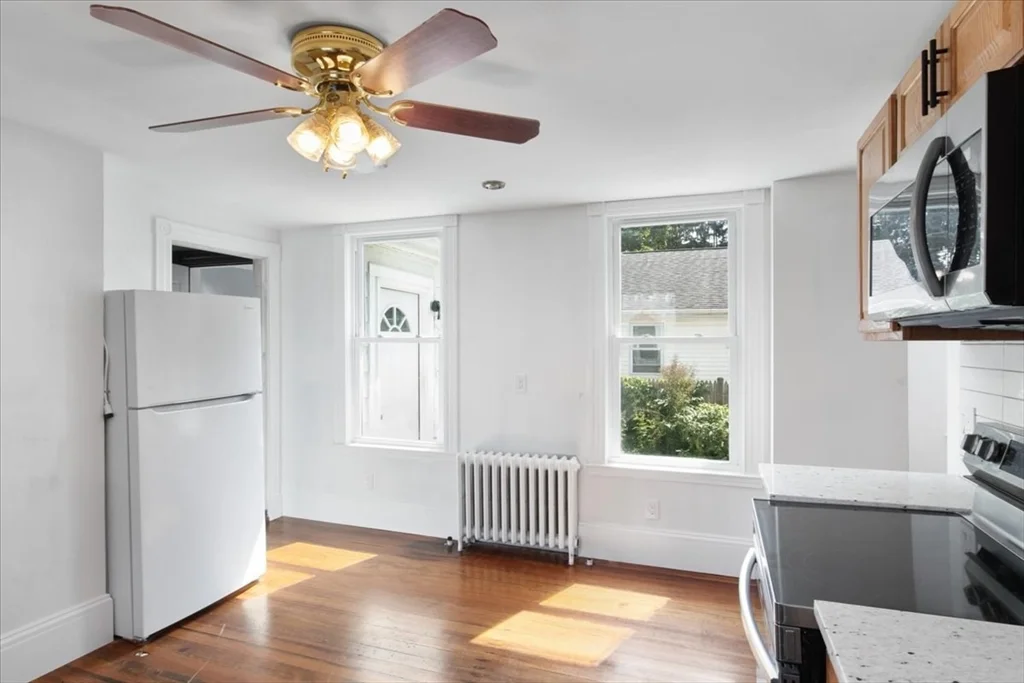 3 bed, 1 bath apartment for rent at 66 Garfield Ave Unit 1, Hyde Park — photo 5 of 32
