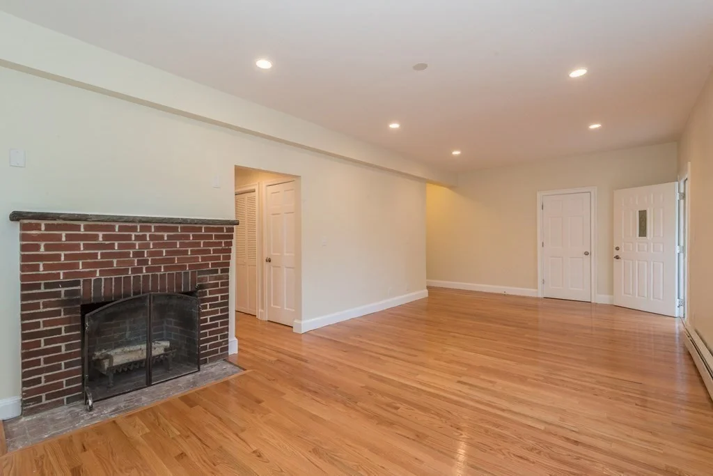5 bed, 3 bath apartment for rent at 66 Glenellen Rd Unit 1, West Roxbury — photo 6 of 25