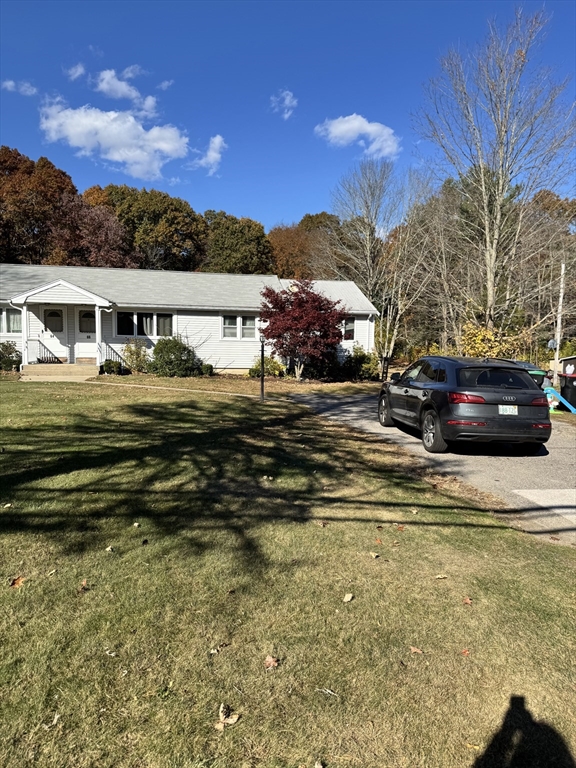 3 bed, 1 bath apartment for rent at 66 Green Unit 66, Foxboro — photo 1 of 23