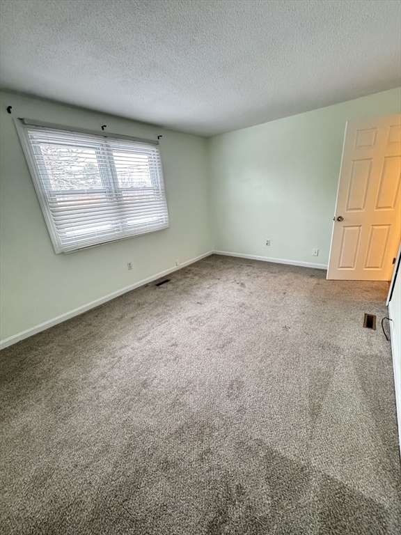 3 bed, 1 bath apartment for rent at 66 Green Unit 66, Foxboro — photo 19 of 23
