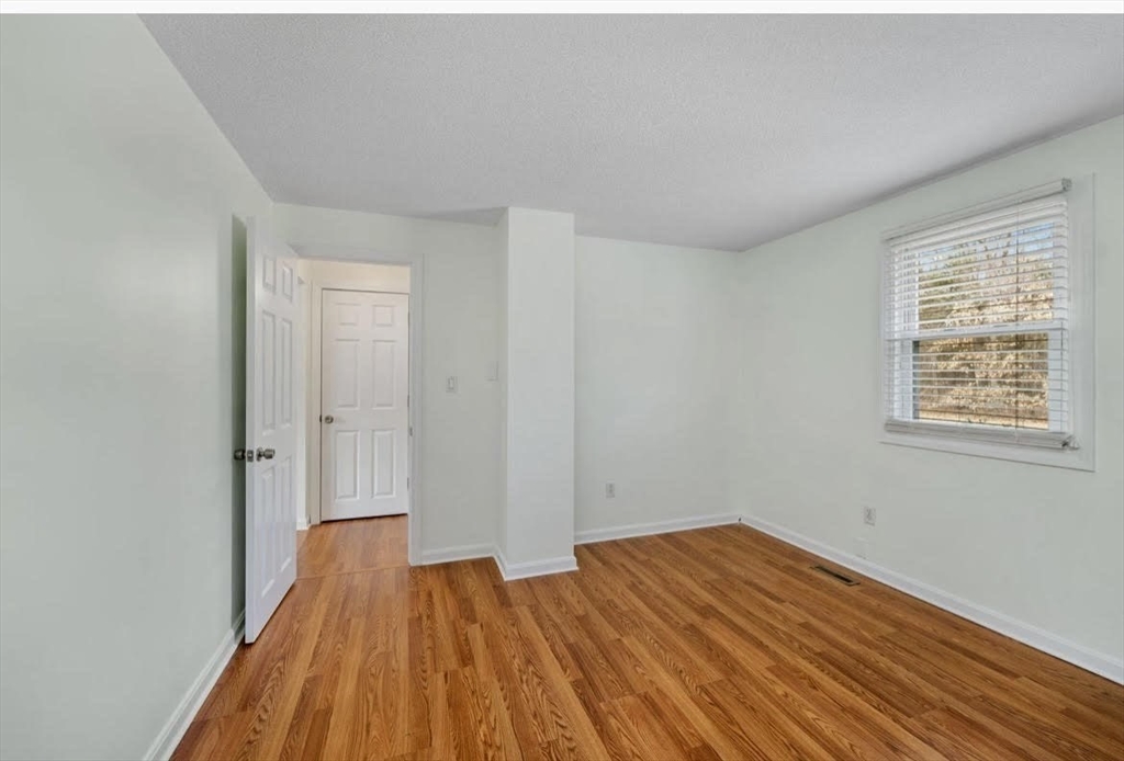 3 bed, 1 bath apartment for rent at 66 Green Unit 66, Foxboro — photo 15 of 23