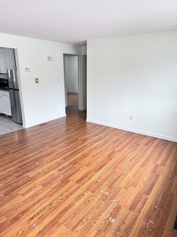 3 bed, 1 bath apartment for rent at 66 Green Unit 66, Foxboro — photo 16 of 23