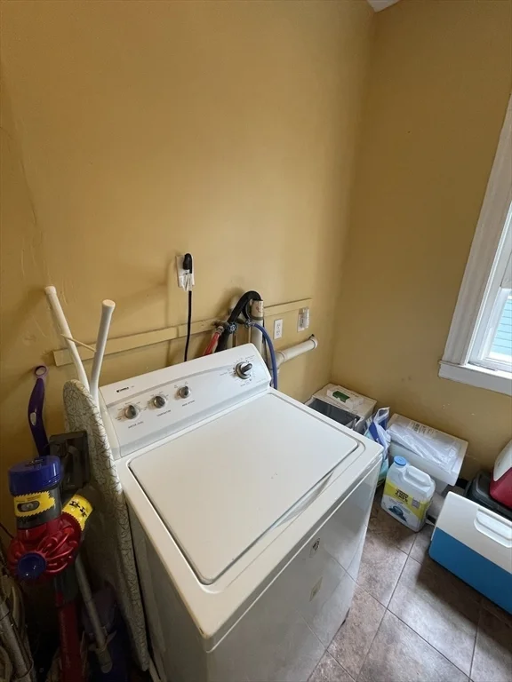 3 bed, 1 bath apartment for rent at 66 Hall Ave Unit 2, Powder House Square — photo 20 of 22