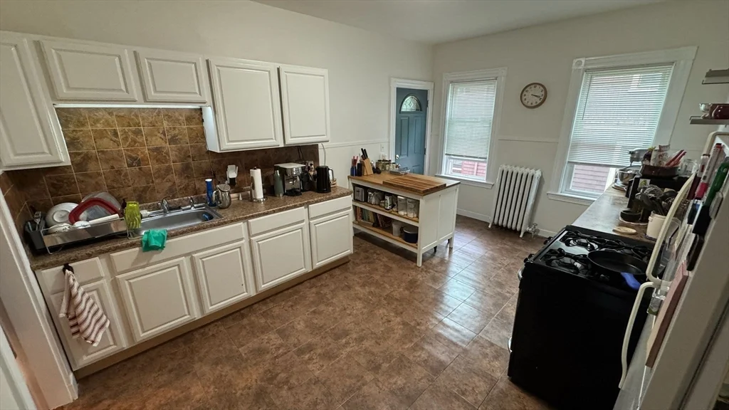 3 bed, 1 bath apartment for rent at 66 Hall Ave Unit 2, Powder House Square — photo 17 of 22