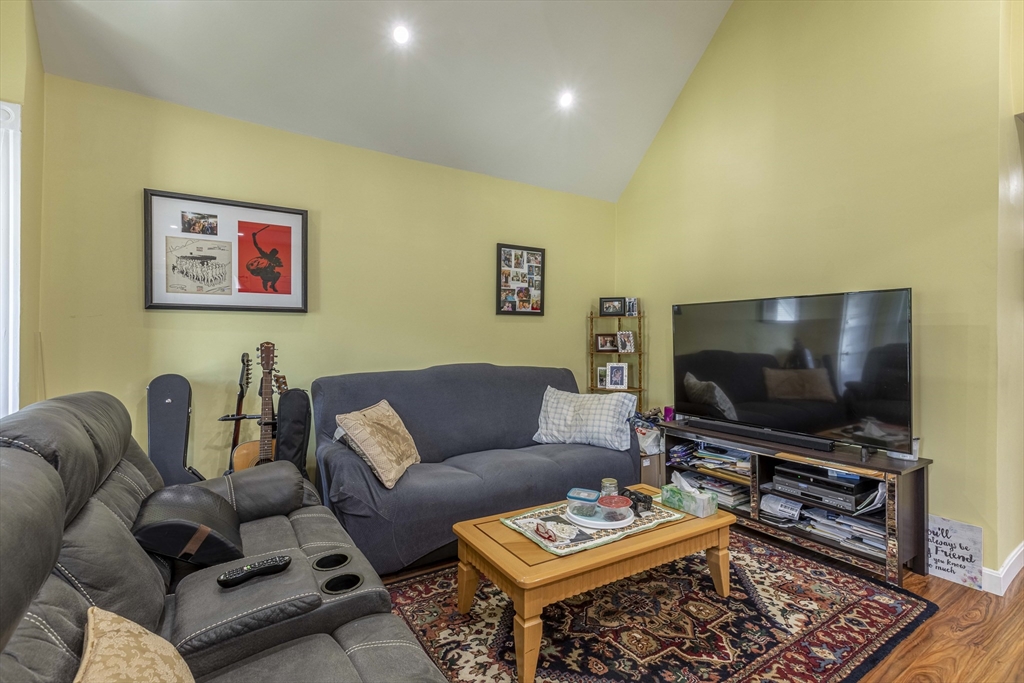 2 bed, 1 bath apartment for rent at 66 Hall Ave Unit 3, Somerville — photo 5 of 27