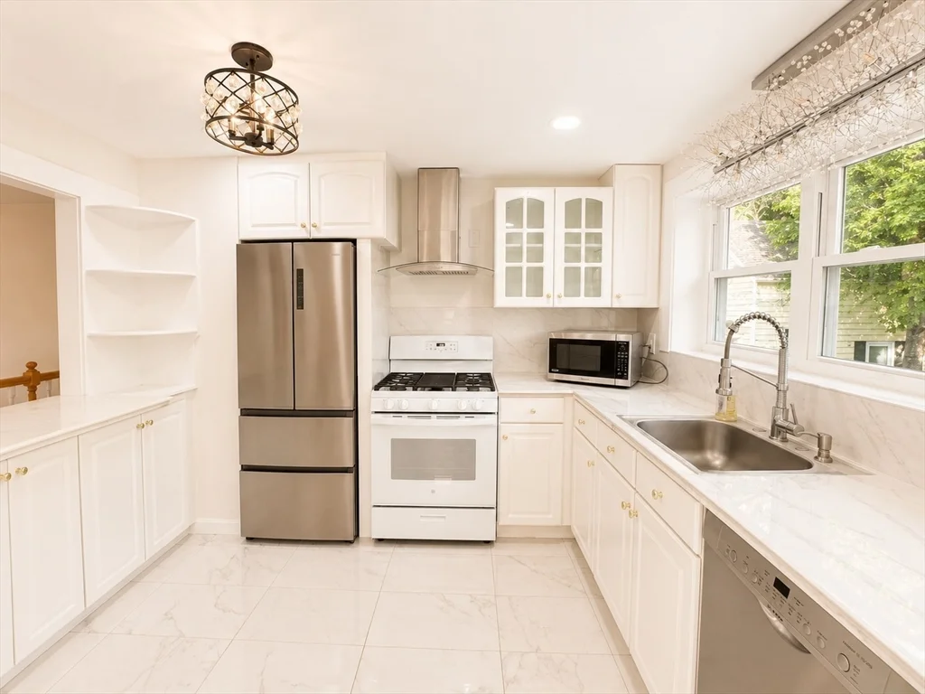 4 bed, 2 bath apartment for rent at 66 Harrison Ave, Woburn — photo 11 of 36