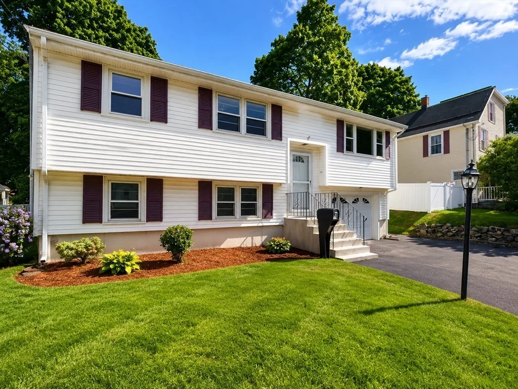 4 bed, 2 bath apartment for rent at 66 Harrison Ave, Woburn — photo 2 of 36