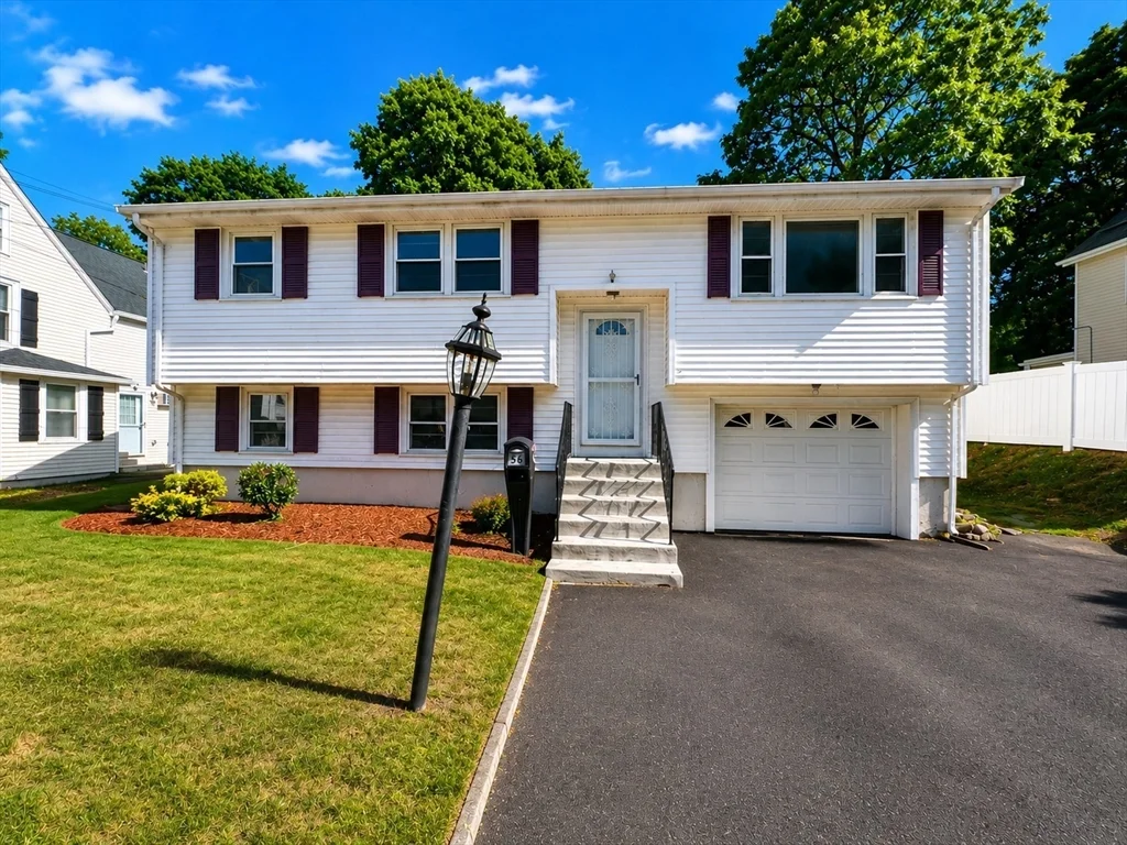 4 bed, 2 bath apartment for rent at 66 Harrison Ave, Woburn — photo 3 of 36