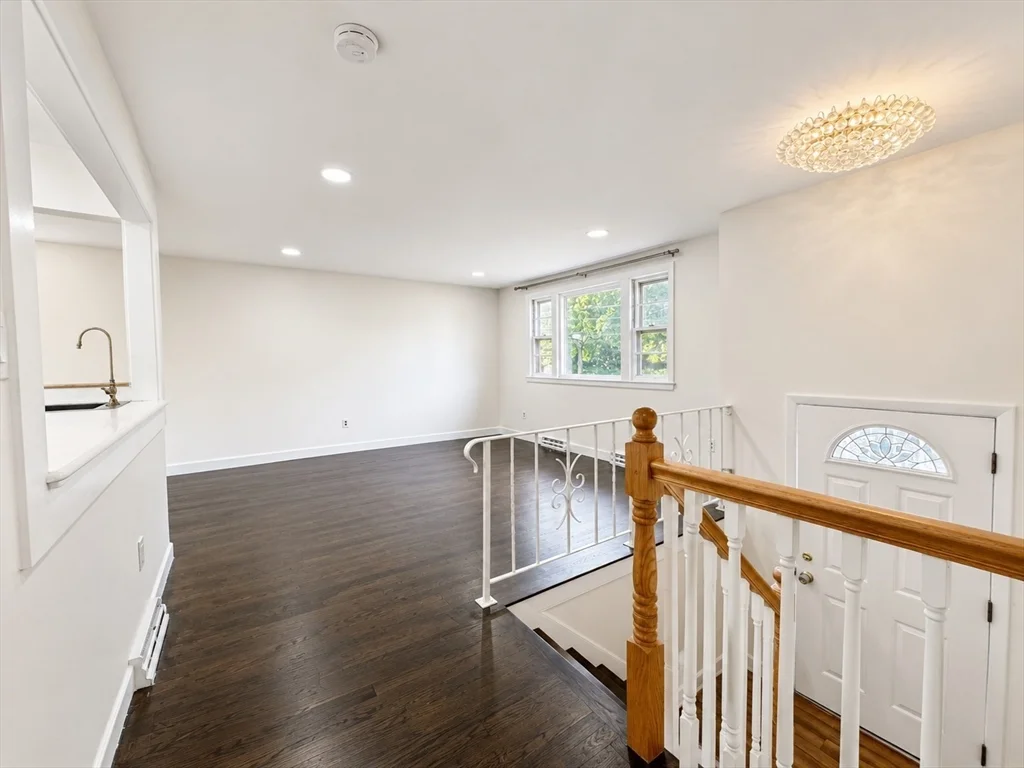 4 bed, 2 bath apartment for rent at 66 Harrison Ave, Woburn — photo 5 of 36