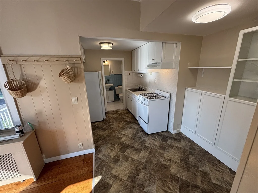 1 bed, 1 bath apartment for rent at 66 Hoyle St Unit 1, Norwood — photo 8 of 17