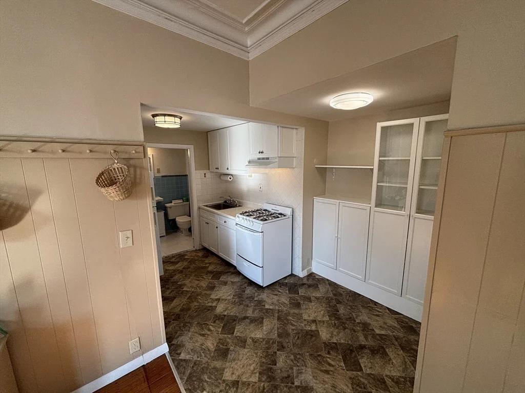 1 bed, 1 bath apartment for rent at 66 Hoyle St Unit 1, Norwood — photo 9 of 17