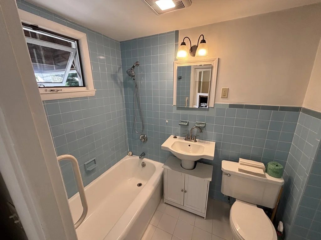 1 bed, 1 bath apartment for rent at 66 Hoyle St Unit 1, Norwood — photo 14 of 17