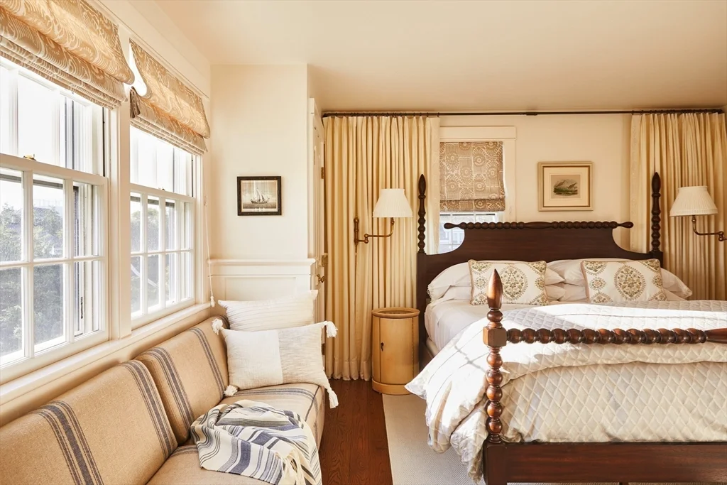 4 bed, 3 bath apartment for rent at 66 Hulbert Ave, Nantucket — photo 17 of 38