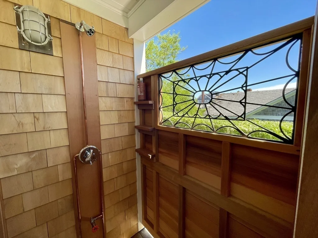 4 bed, 3 bath apartment for rent at 66 Hulbert Ave, Nantucket — photo 35 of 38