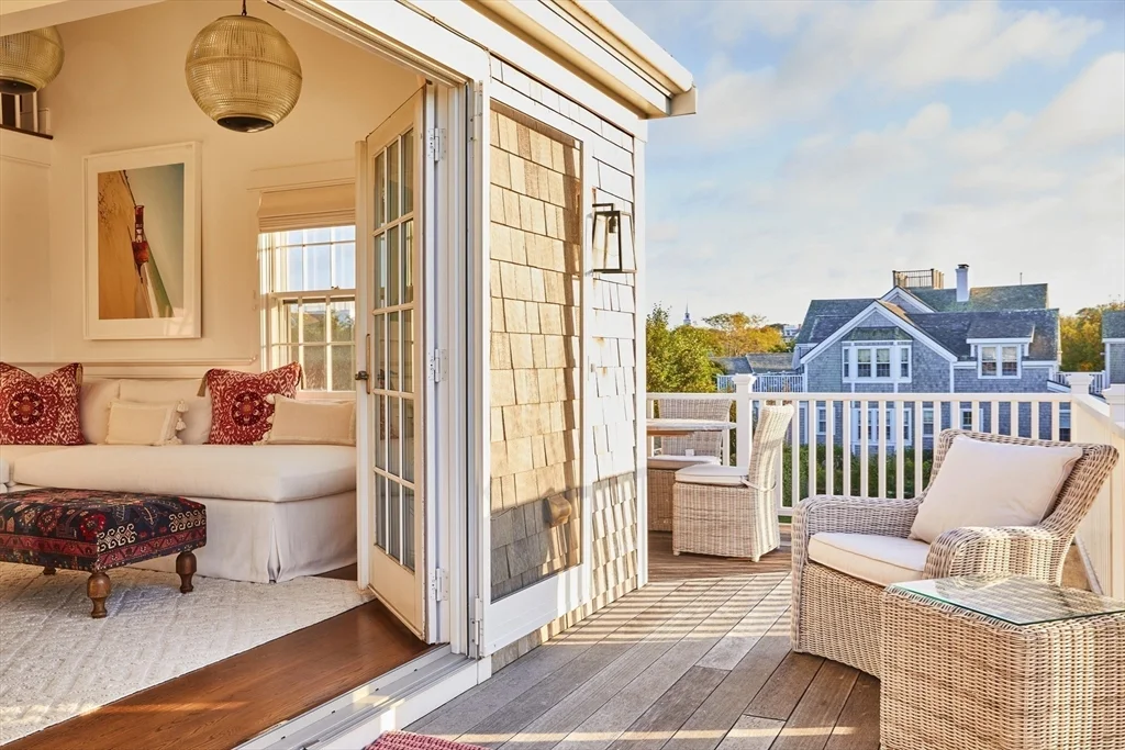 4 bed, 3 bath apartment for rent at 66 Hulbert Ave, Nantucket — photo 6 of 38