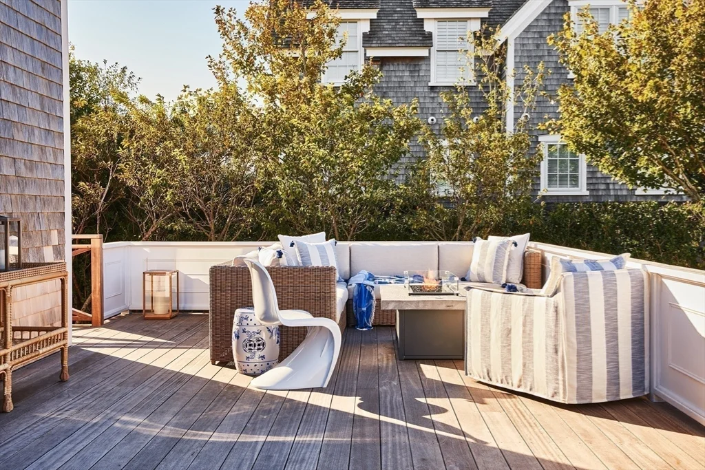 6 bed, 3 bath apartment for rent at 66 Hulbert Avenue North House, Nantucket — photo 16 of 22