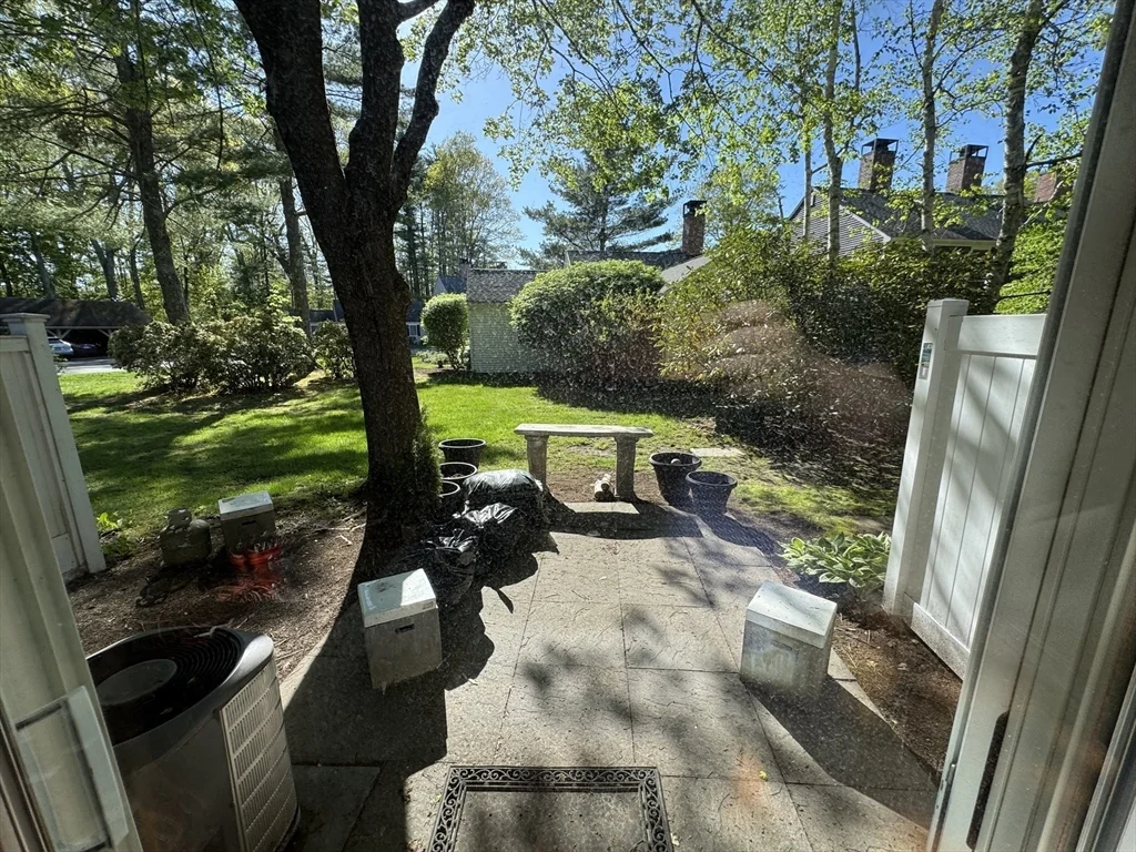 2 bed, 1 bath apartment for rent at 66 Jericho Rd Unit 66, Weston — photo 9 of 10