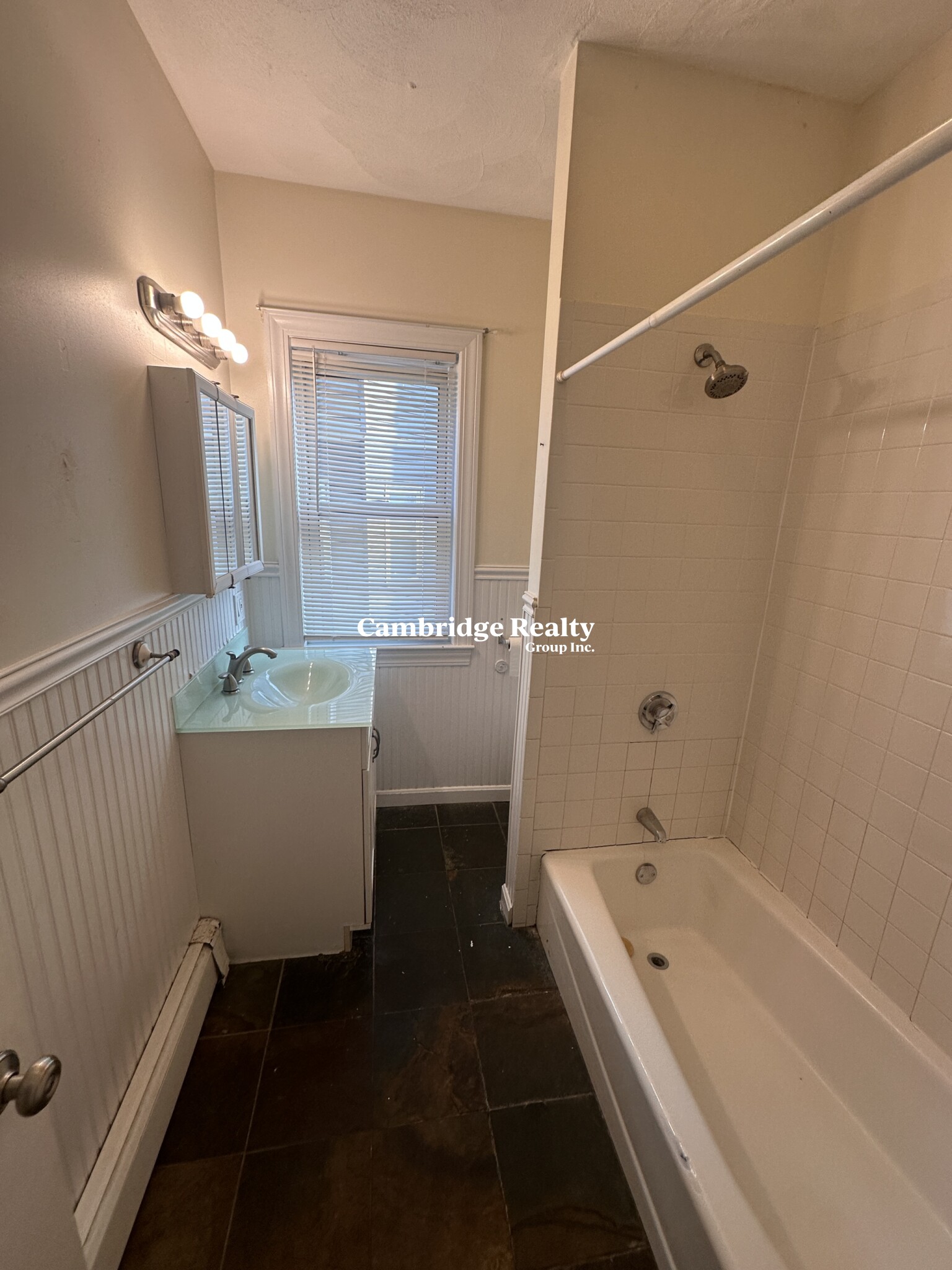 3 bed, 1 bath apartment for rent at 66 Kenmere Rd Unit 2T, Medford — photo 13 of 19