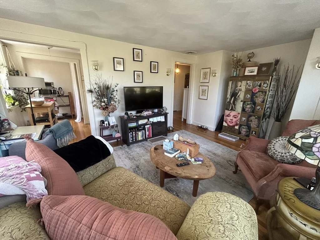 1 bed, 1 bath apartment for rent at 66 Lake Ave Unit 2-5, Melrose — photo 2 of 5