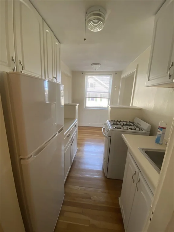 1 bed, 1 bath apartment for rent at 66 Lake Ave Unit 2-5, Melrose — photo 1 of 5