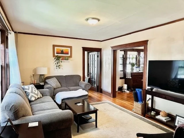 2 bed, 1 bath apartment for rent at 66 Lake St Unit 66, Arlington — photo 2 of 13
