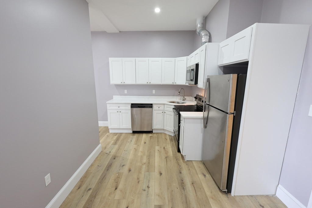 1 bed, 1 bath apartment for rent at 66 Main St Unit 3A, Taunton — photo 3 of 21