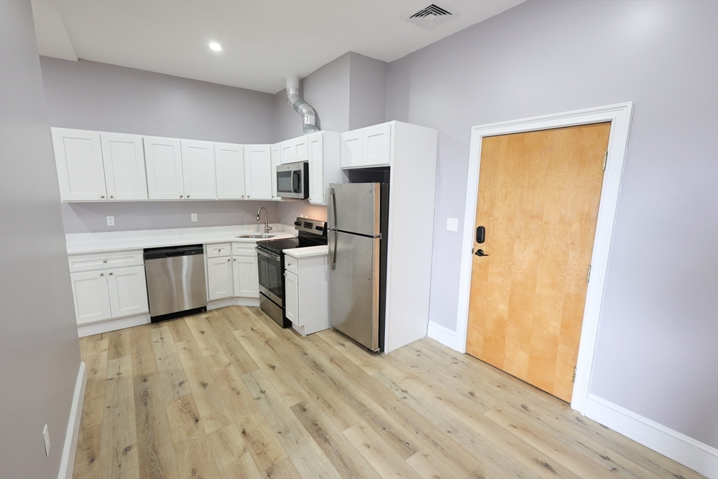 1 bed, 1 bath apartment for rent at 66 Main St Unit 3A, Taunton — photo 1 of 21