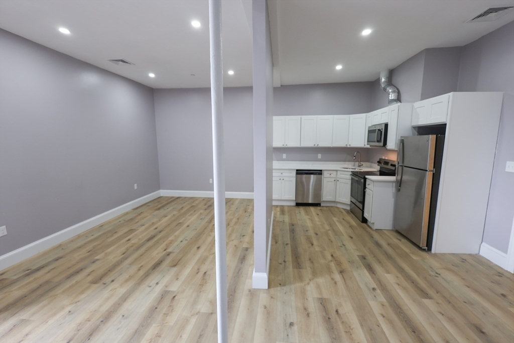1 bed, 1 bath apartment for rent at 66 Main St Unit 3A, Taunton — photo 8 of 21