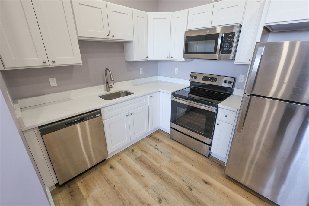 1 bed, 1 bath apartment for rent at 66 Main St Unit 3B, Taunton — photo 1 of 17
