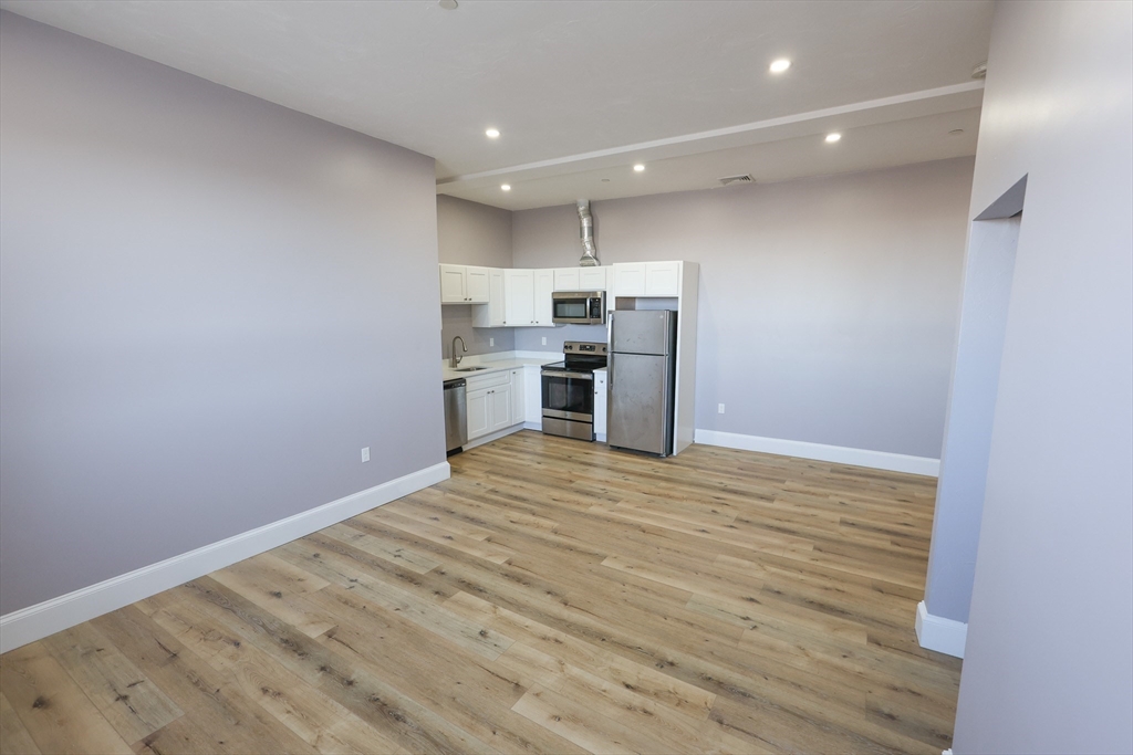 1 bed, 1 bath apartment for rent at 66 Main St Unit 3B, Taunton — photo 4 of 17