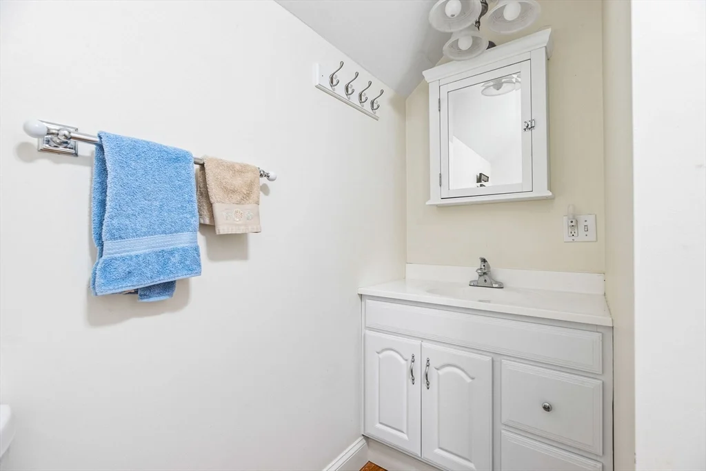 3 bed, 2 bath apartment for rent at 66 Mann Lot Rd Unit R, Scituate — photo 18 of 23