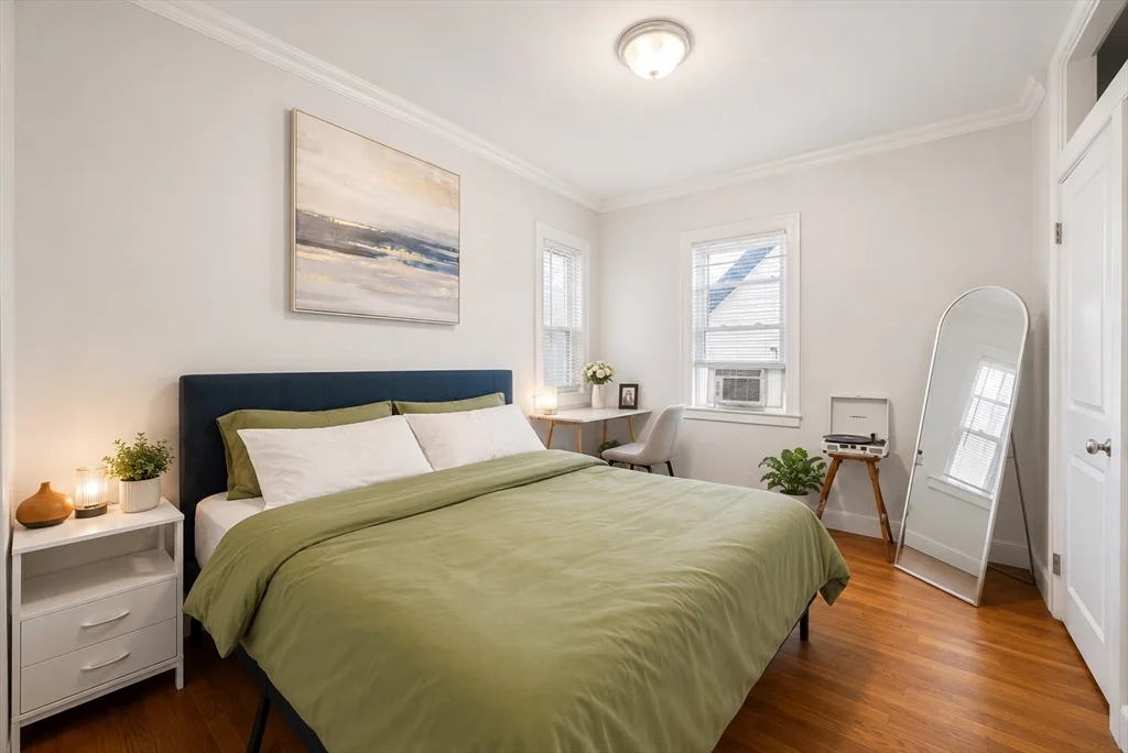 6 bed, 3 bath apartment for rent at 66 Mozart St Unit 3, Jamaica Plain — photo 6 of 11