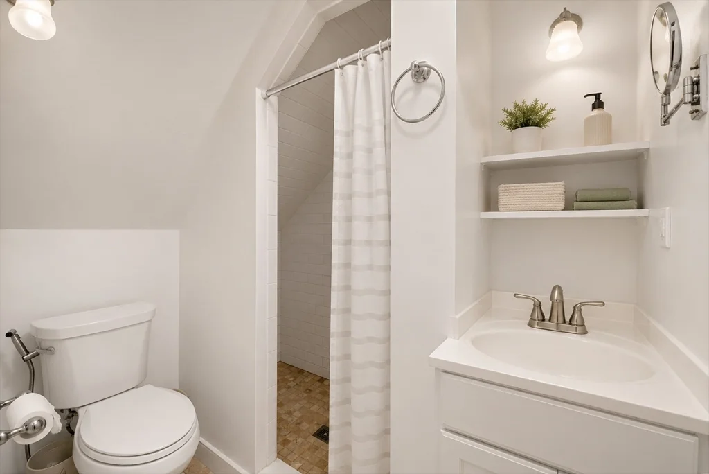 6 bed, 3 bath apartment for rent at 66 Mozart St Unit 3, Jamaica Plain — photo 10 of 11