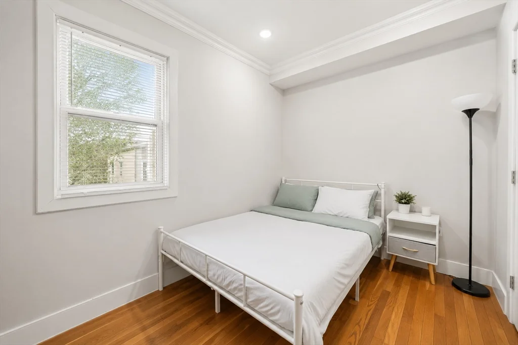 6 bed, 3 bath apartment for rent at 66 Mozart St Unit 3, Jamaica Plain — photo 3 of 11