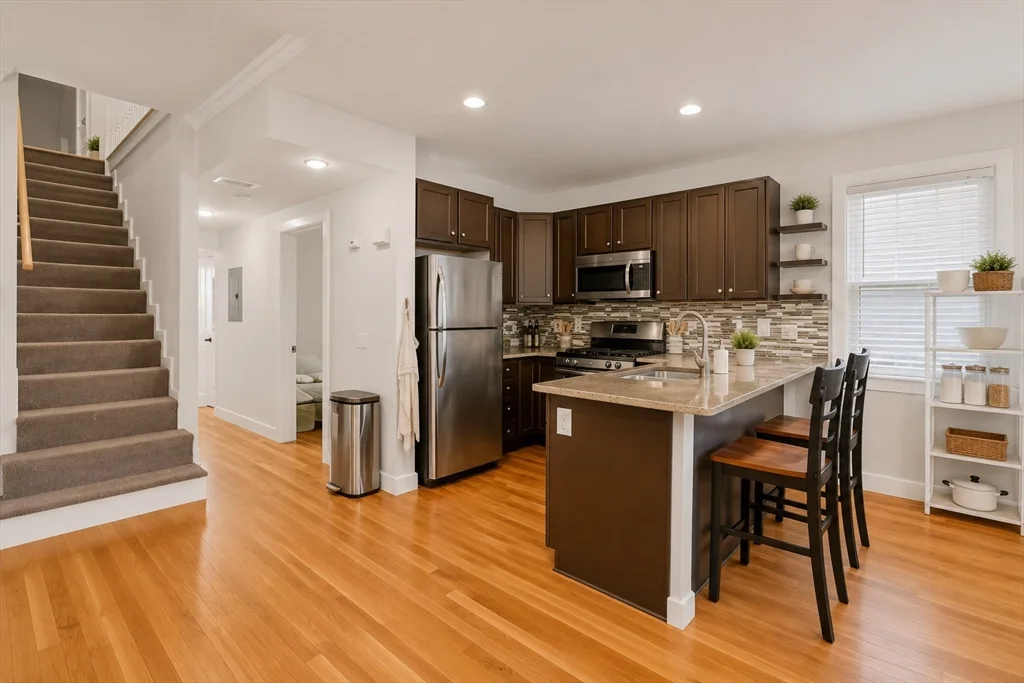 6 bed, 3 bath apartment for rent at 66 Mozart St Unit 3, Jamaica Plain — photo 11 of 11