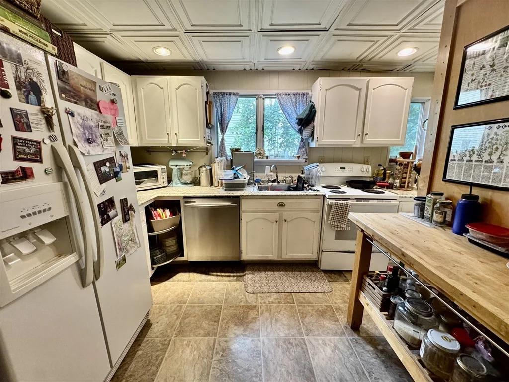 2 bed, 1 bath apartment for rent at 66 North St Unit 1, Somerville — photo 8 of 20